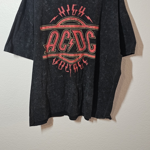 AC/DC Other - AC/DC Black Tee with Red and Gold Center Logo